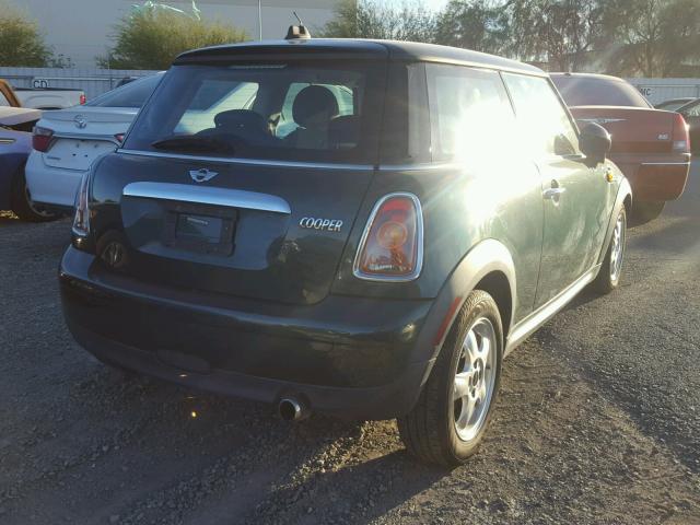 WMWMF3C51ATZ66573 - 2010 MINI COOPER GREEN photo 4