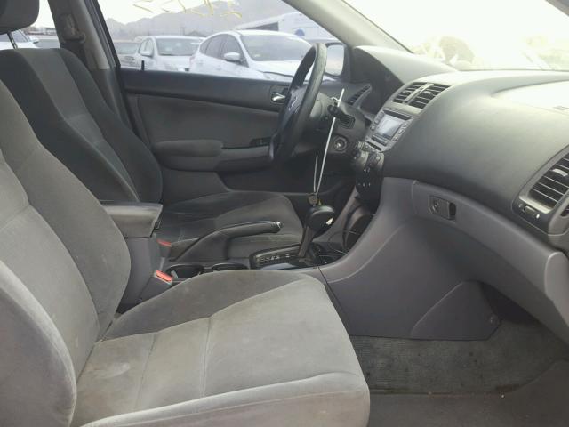 1HGCM563X6A130419 - 2006 HONDA ACCORD SE GRAY photo 5