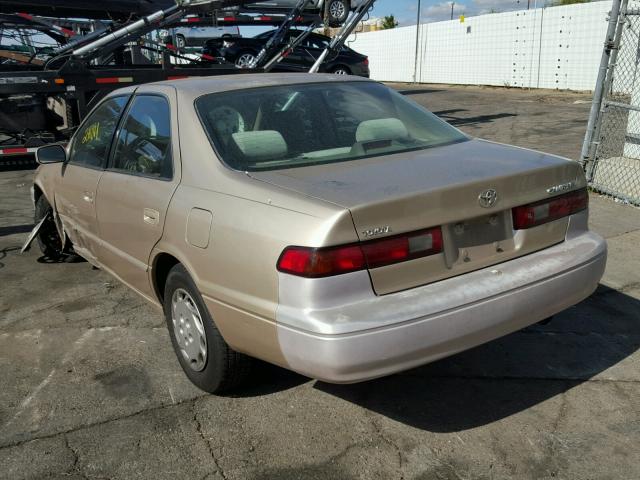 JT2BG22K8X0369318 - 1999 TOYOTA CAMRY LE 金色 照片 3