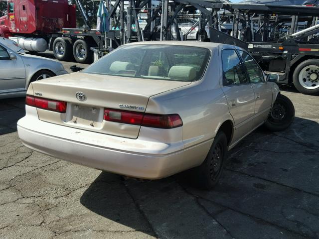 JT2BG22K8X0369318 - 1999 TOYOTA CAMRY LE GOLD photo 4