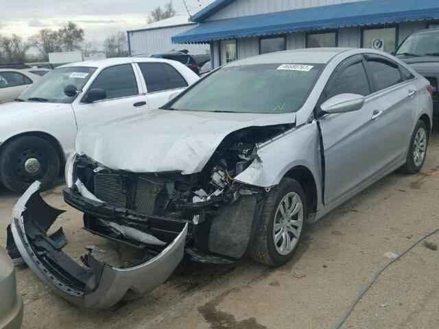 5NPEB4AC4CH375526 - 2012 HYUNDAI SONATA GLS SILVER photo 2