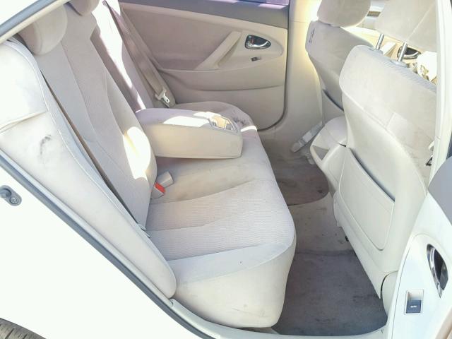 4T1BF3EK7AU547078 - 2010 TOYOTA CAMRY BASE WHITE photo 6