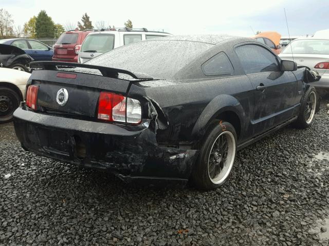 1ZVHT82H855134080 - 2005 FORD MUSTANG GT BLACK photo 4