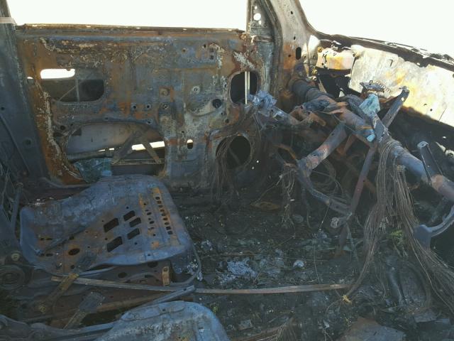 JTLKT324664047265 - 2006 TOYOTA SCION XB Gris foto 5