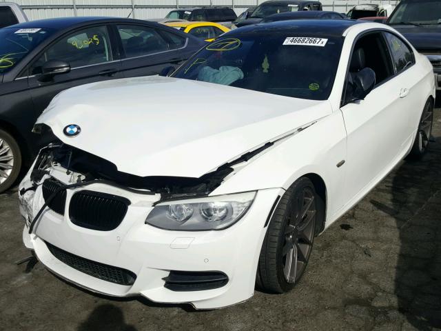 WBAKG1C5XBE362695 - 2011 BMW 335 IS WHITE photo 2