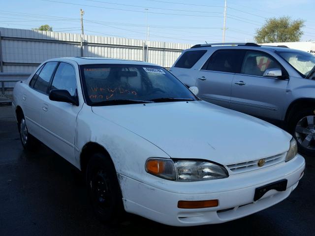 4T1BG12K9TU943831 - 1996 TOYOTA CAMRY DX WHITE photo 1