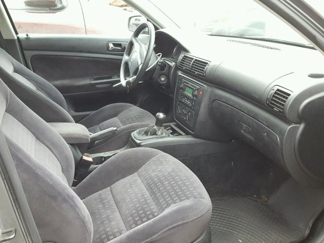 WVWPD63B64P009849 - 2004 VOLKSWAGEN PASSAT GLS GRAY photo 5