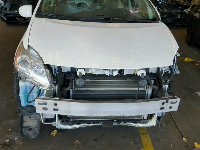 JTDKN3DU6D1636611 - 2013 TOYOTA PRIUS 白色 照片 9