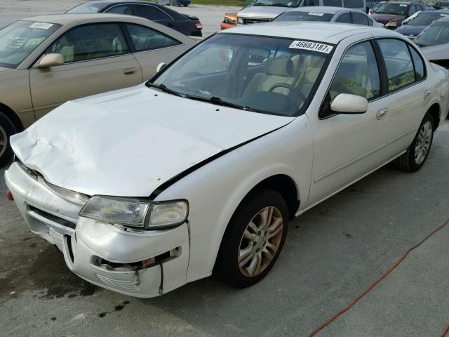 JN1CA21DXTT134740 - 1996 NISSAN MAXIMA GLE WHITE photo 2