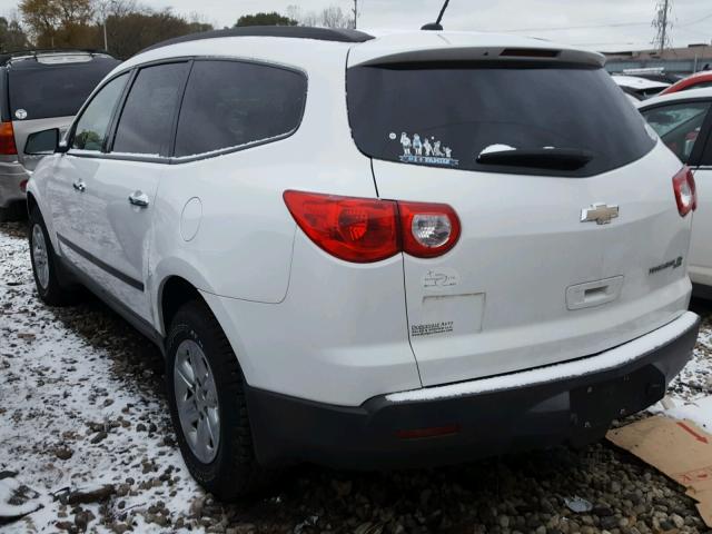 1GNLVEED2AS135629 - 2010 CHEVROLET TRAVERSE L WHITE photo 3