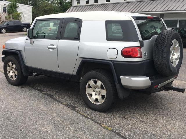 JTEBU11F88K052042 - 2008 TOYOTA FJ CRUISER SILVER photo 3