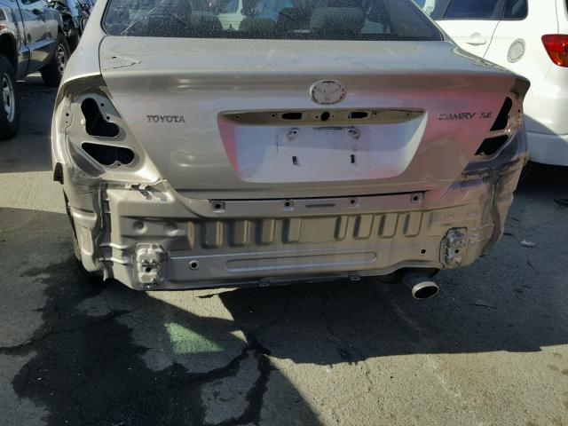 4T1BE32K25U390265 - 2005 TOYOTA CAMRY LE 金色 照片 9