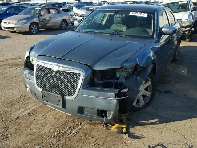 2C3JA53G25H106996 - 2005 CHRYSLER 300 GREEN photo 2