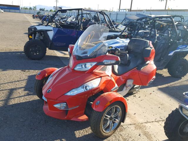 2BXJBHC14BV000116 - 2011 CAN-AM SPYDER ROA RED photo 2