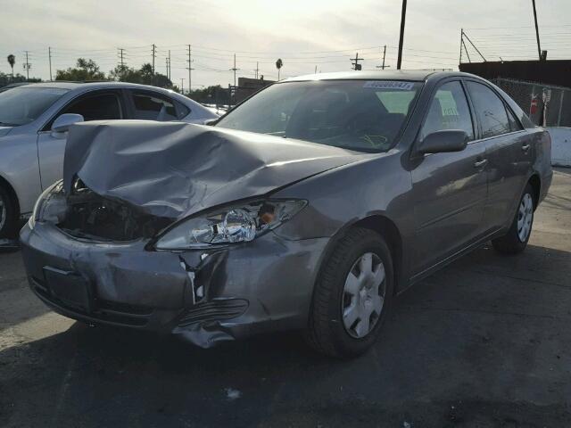 4T1BE32K84U904828 - 2004 TOYOTA CAMRY GRAY photo 2