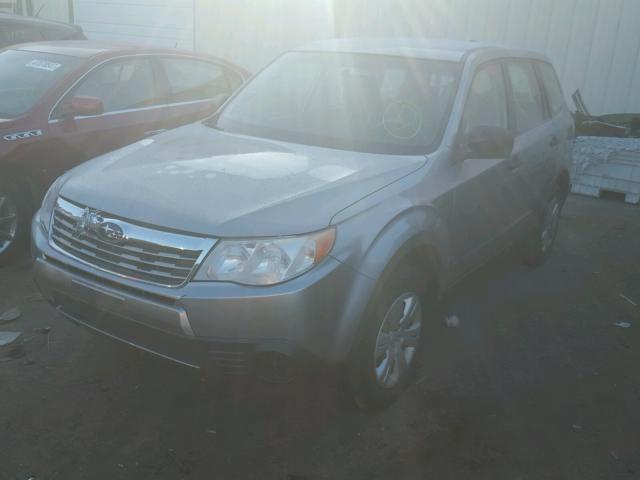 JF2SH61619H746044 - 2009 SUBARU FORESTER 2 SILVER photo 2