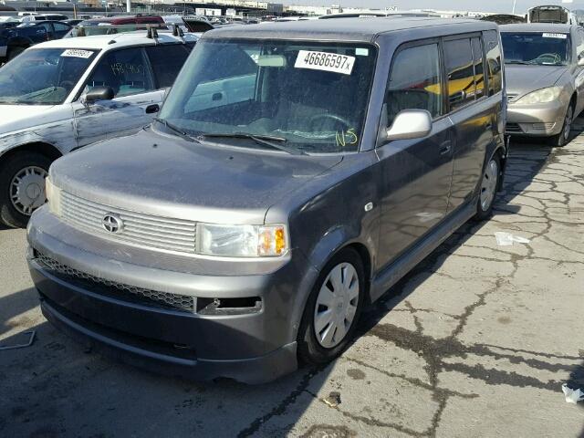 JTLKT334250183087 - 2005 TOYOTA SCION XB GRAY photo 2