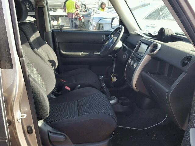 JTLKT334250183087 - 2005 TOYOTA SCION XB 灰色 照片 5