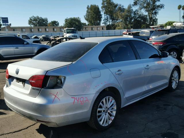 3VWLP7AJ0CM349022 - 2012 VOLKSWAGEN JETTA SEL SILVER photo 4