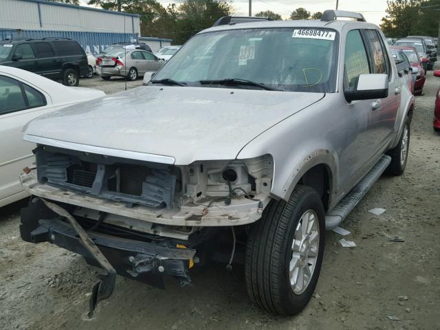 1FMEU33K67UA24939 - 2007 FORD EXPLORER S SILVER photo 2