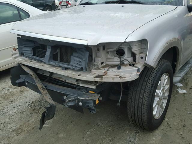 1FMEU33K67UA24939 - 2007 FORD EXPLORER S SILVER photo 9