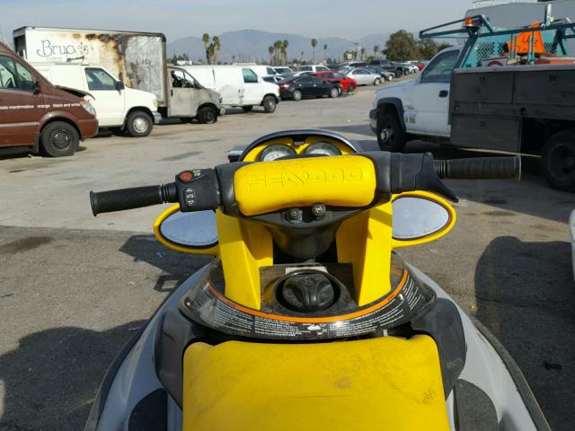 00000ZZN44249K102 - 2002 BOMBARDIER JETSKI YELLOW photo 6