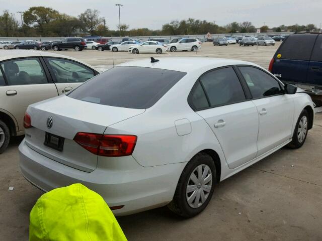 3VW2K7AJXFM284419 - 2015 VOLKSWAGEN JETTA BASE WHITE photo 4