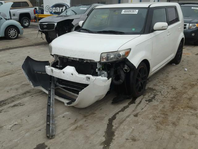 JTLZE4FE6A1100011 - 2010 TOYOTA SCION XB WHITE photo 2