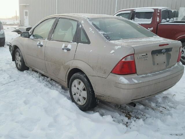 1FAFP34NX6W187546 - 2006 FORD FOCUS ZX4 TAN photo 3