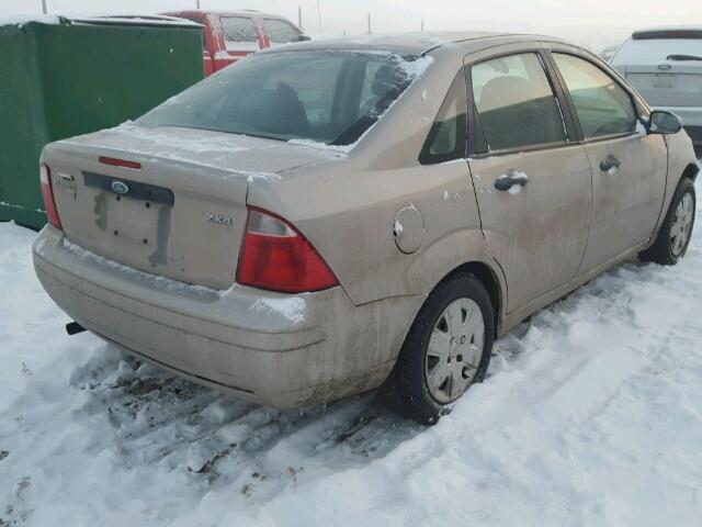 1FAFP34NX6W187546 - 2006 FORD FOCUS ZX4 TAN photo 4