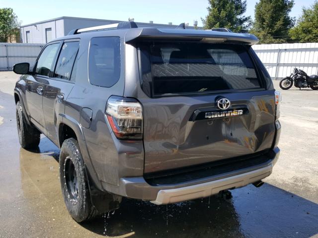 JTEBU5JR3G5325533 - 2016 TOYOTA 4RUNNER SR GRAY photo 3