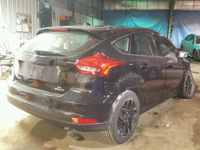 1FADP3K28GL280388 - 2016 FORD FOCUS SE BLACK photo 4