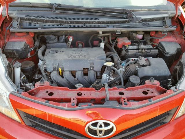 JTDKTUD30CD509658 - 2012 TOYOTA YARIS RED photo 7