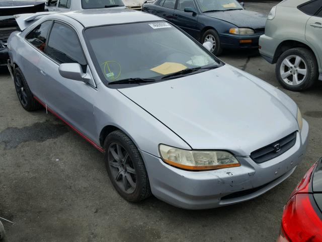 1HGCG3248YA002208 - 2000 HONDA ACCORD LX SILVER photo 1