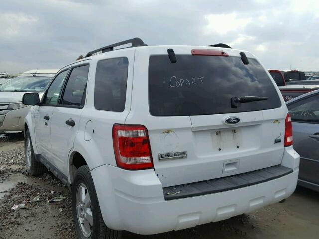 1FMCU0DG7AKB76800 - 2010 FORD ESCAPE XLT WHITE photo 3