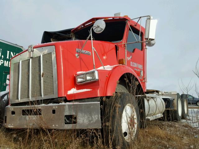 1XKDDR9X7WJ778538 - 1998 KENWORTH CONSTRUCTI RED photo 2