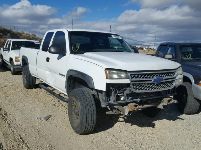 1GCHC29U55E212639 - 2005 CHEVROLET SILVERADO WHITE photo 1