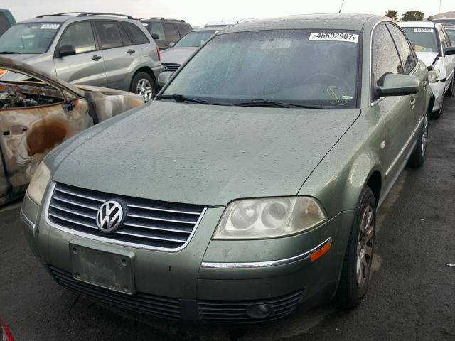 WVWPD63B92P240791 - 2002 VOLKSWAGEN PASSAT GLS GREEN photo 2