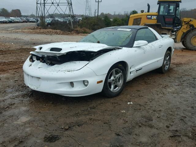 2G2FS22K5W2218882 - 1998 PONTIAC FIREBIRD WHITE photo 2