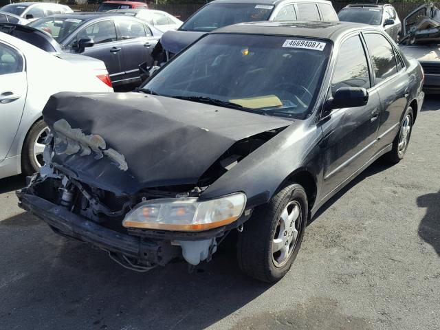 1HGCG6679WA093184 - 1998 HONDA ACCORD EX BLACK photo 2