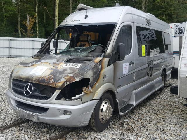 WD3PF4CC9B5591102 - 2011 MERCEDES-BENZ SPRINTER 3 SILVER photo 2