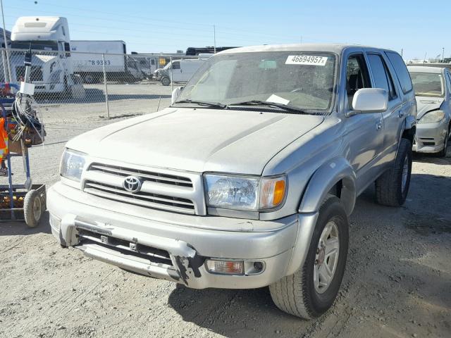 JT3GN86R9Y0158437 - 2000 TOYOTA 4RUNNER SR SILVER photo 2