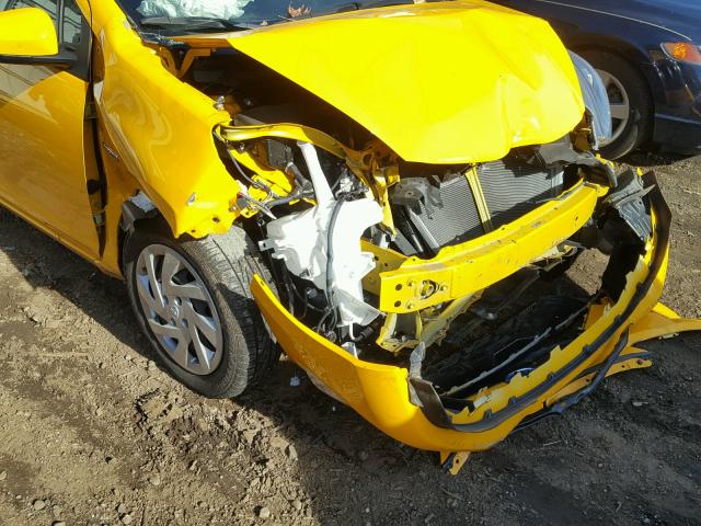 JTDKDTB38F1098655 - 2015 TOYOTA PRIUS C YELLOW photo 9