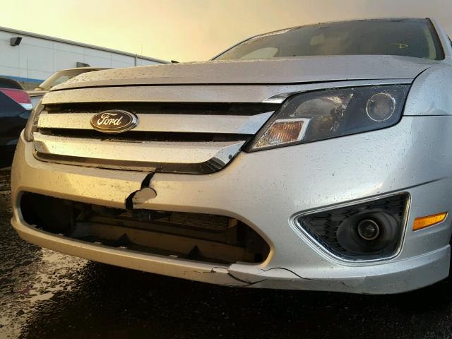 3FADP0L33CR339882 - 2012 FORD FUSION HYB SILVER photo 9