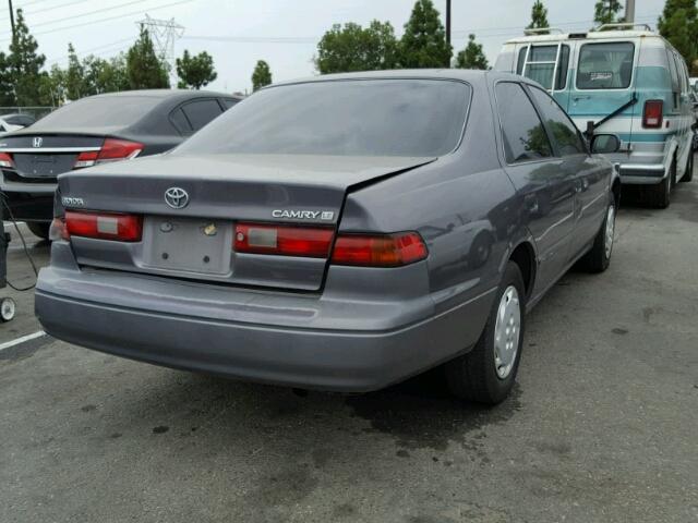 4T1BG22K0XU864642 - 1999 TOYOTA CAMRY CE GRAY photo 4