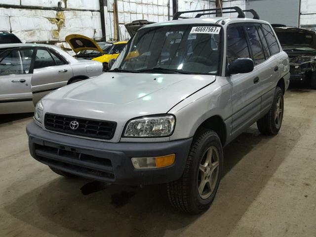 JT3GP10V7W7038194 - 1998 TOYOTA RAV4 SILVER photo 2