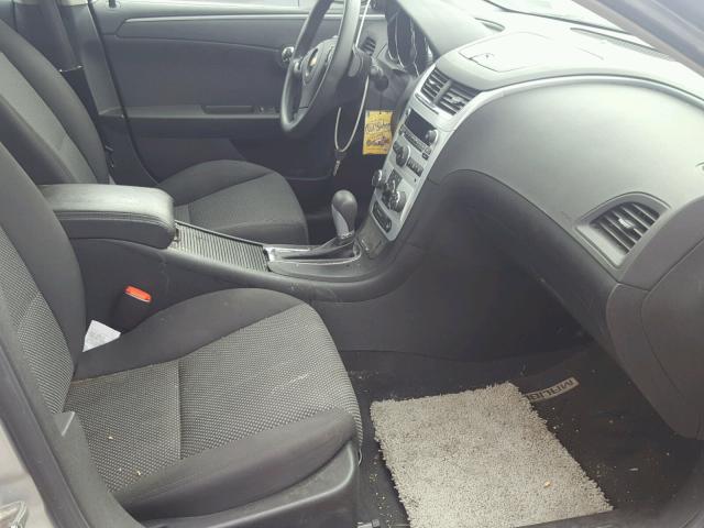 1G1ZH57B89F192596 - 2009 CHEVROLET MALIBU 1LT SILVER photo 5