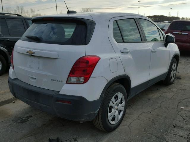 KL7CJKSB5GB556479 - 2016 CHEVROLET TRAX LS WHITE photo 4