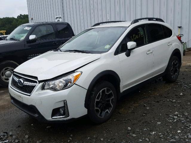 JF2GPAKC7G8236715 - 2016 SUBARU CROSSTREK WHITE photo 2