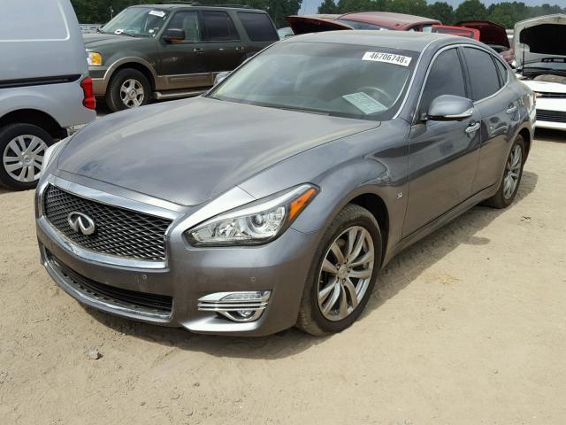 JN1BY1AP9GM220200 - 2016 INFINITI Q70 3.7 GRAY photo 2